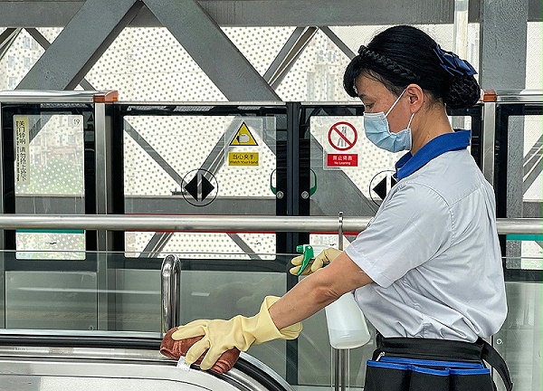 北京保洁公司,电动扶梯清洁